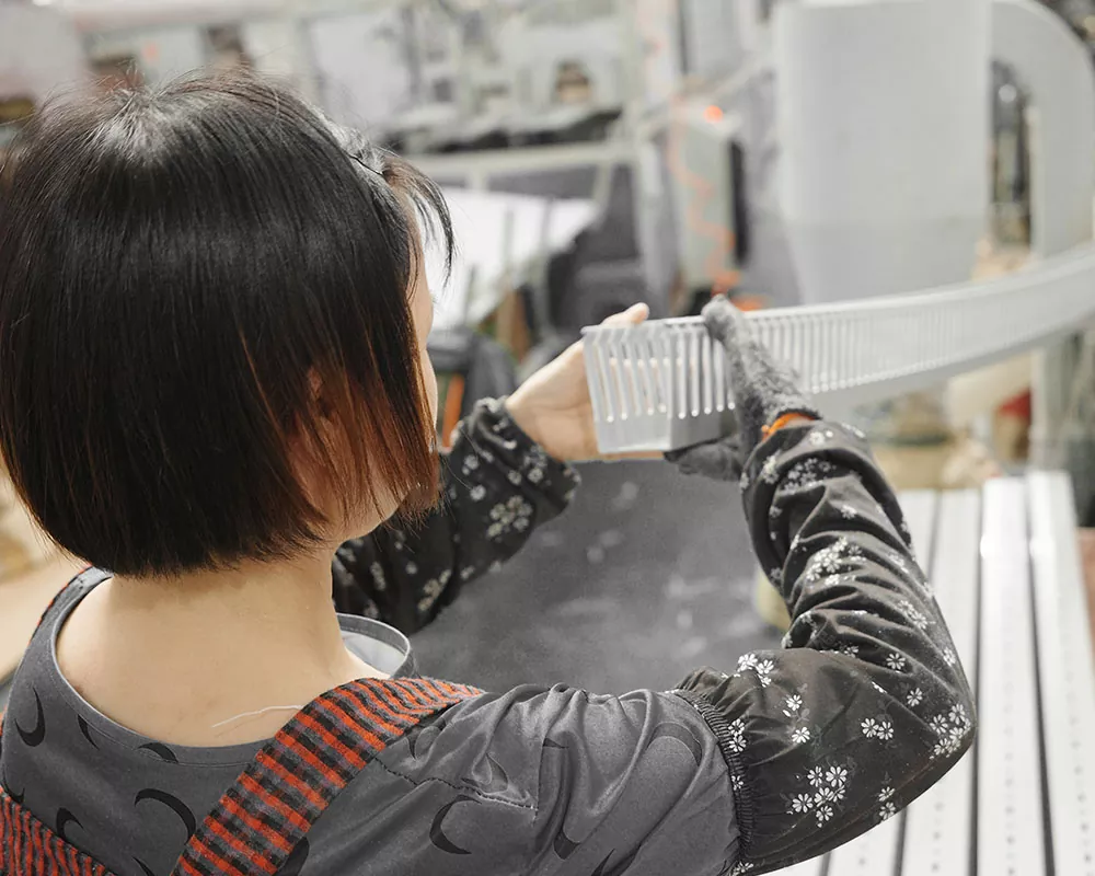 Какви са разликите между CE сертифицирането и националните стандарти в PVC пластмасови канали?